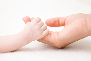 経膣分娩と帝王切開。赤ちゃんの腸内細菌は出産方法によって違う⁉ – 母子の腸内細菌叢③出産【前編】